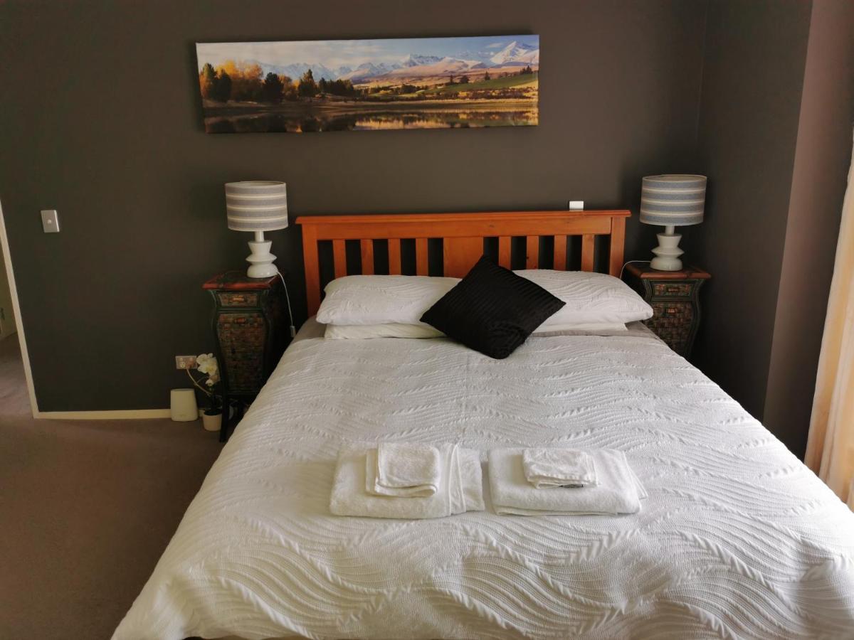 Lake Taupo Holiday Home Екстер'єр фото